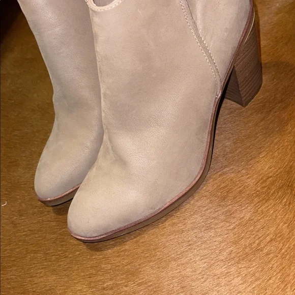 Suede booties - Picture 2 of 5